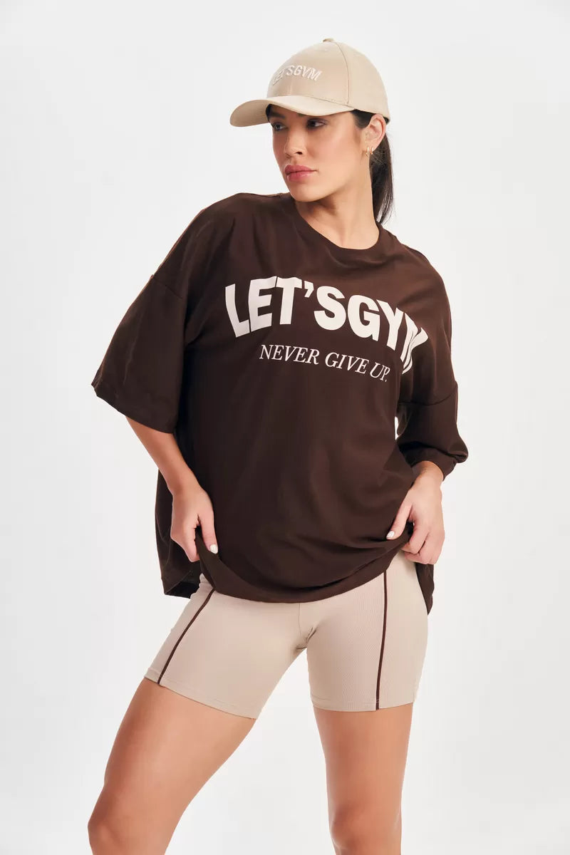 CAMISETA OVERSIZED NEVER GIVE UP